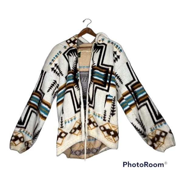 TEJIDOS Himalaya Wool Aztec Print Fuzzy Hoodie Jacket - Picture 5 of 7